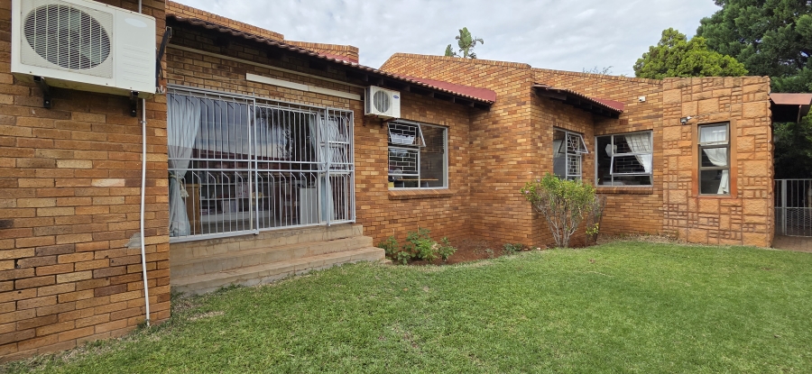 4 Bedroom Property for Sale in El Toro Park Northern Cape